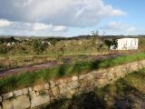 Daoulas-Pouligou-muret-et-vue-site.JPG
