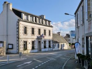Plougasnou mairie.JPG