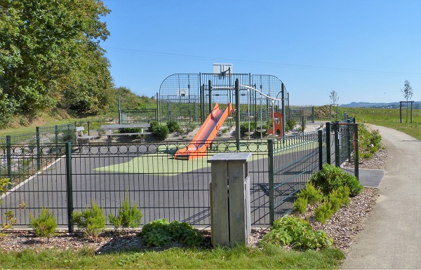 tl_files/contenu/images/Communes/Saint Coulitz/Jeux enfants.jpg